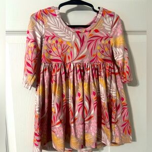 Floral 2T front pocket dress! Adorable for all seasons. 3/4 length sleeves.